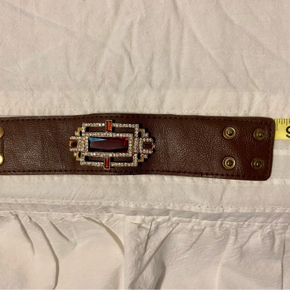 Gorgeous chocolate colored wrist cuff with layered stones - Picture 4 of 10